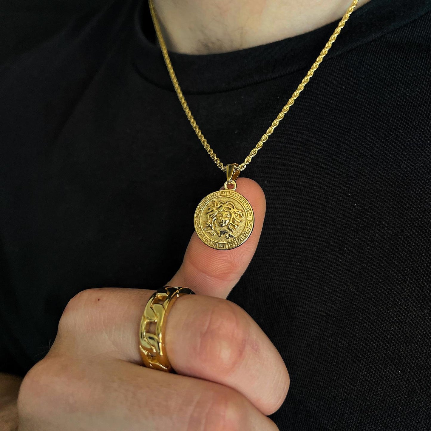 Medusa Pendant Gold